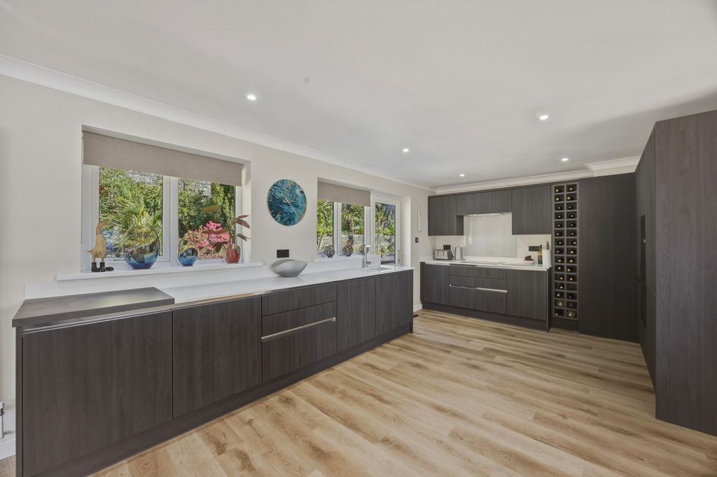 Property photo 2 of 55