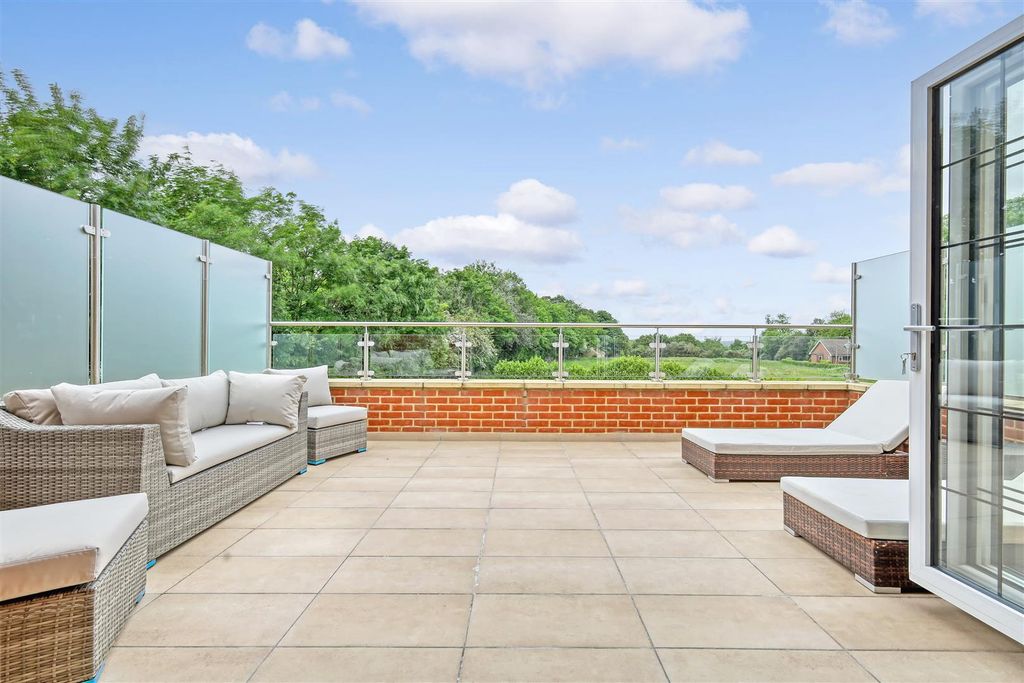 Property photo 3 of 18 3.Jpg