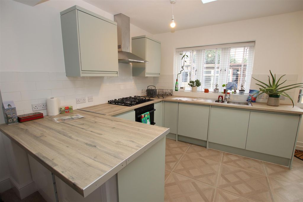 Property photo 3 of 8 Img_2311.Jpg