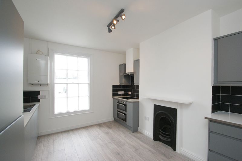 Property photo 2 of 9 Kitchen Breakfast Room