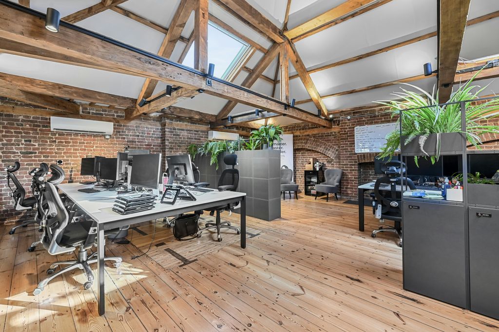 Property photo 1 of 10 1