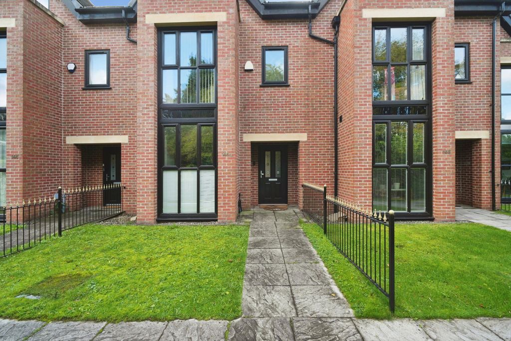 Property photo 2 of 31