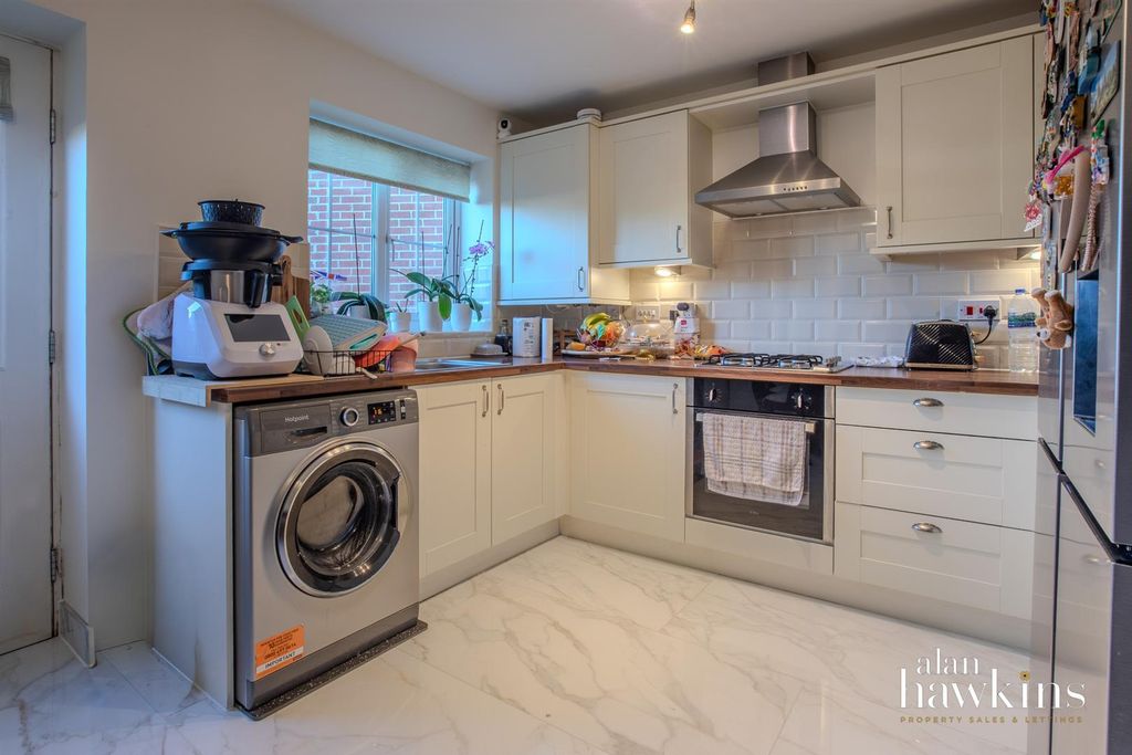 Property photo 2 of 9 3538-02.Jpg