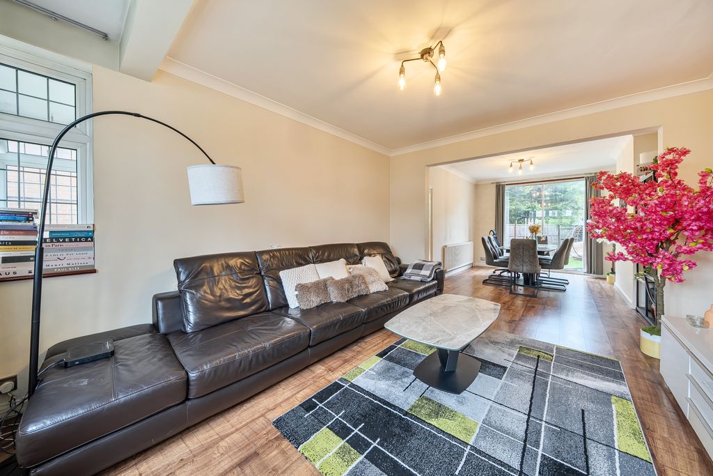 Property photo 2 of 19 Picture No. 24