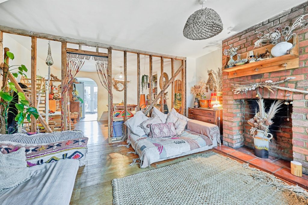 Property photo 2 of 16