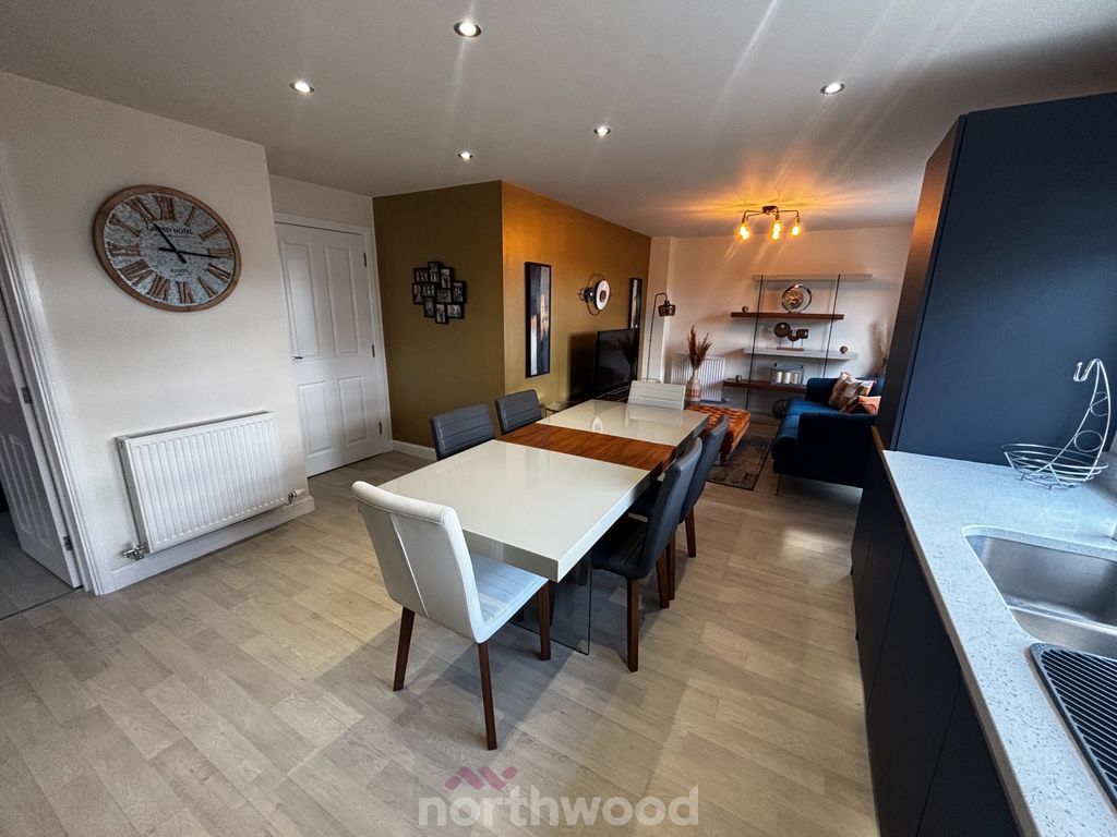 Property photo 2 of 34