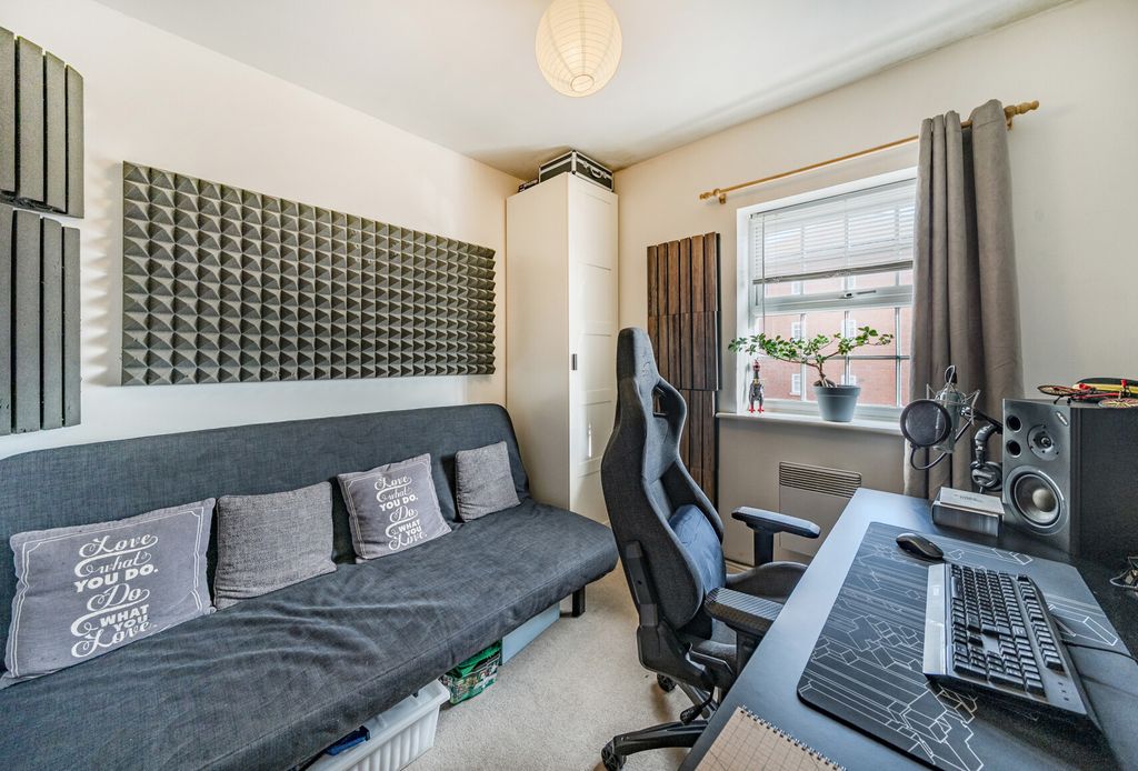 Property photo 2 of 18 1375970-6-690E061...