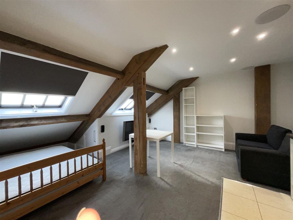 Property photo 1 of 7 Studio Angle One