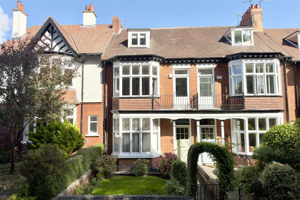 Property photo 1 of 33