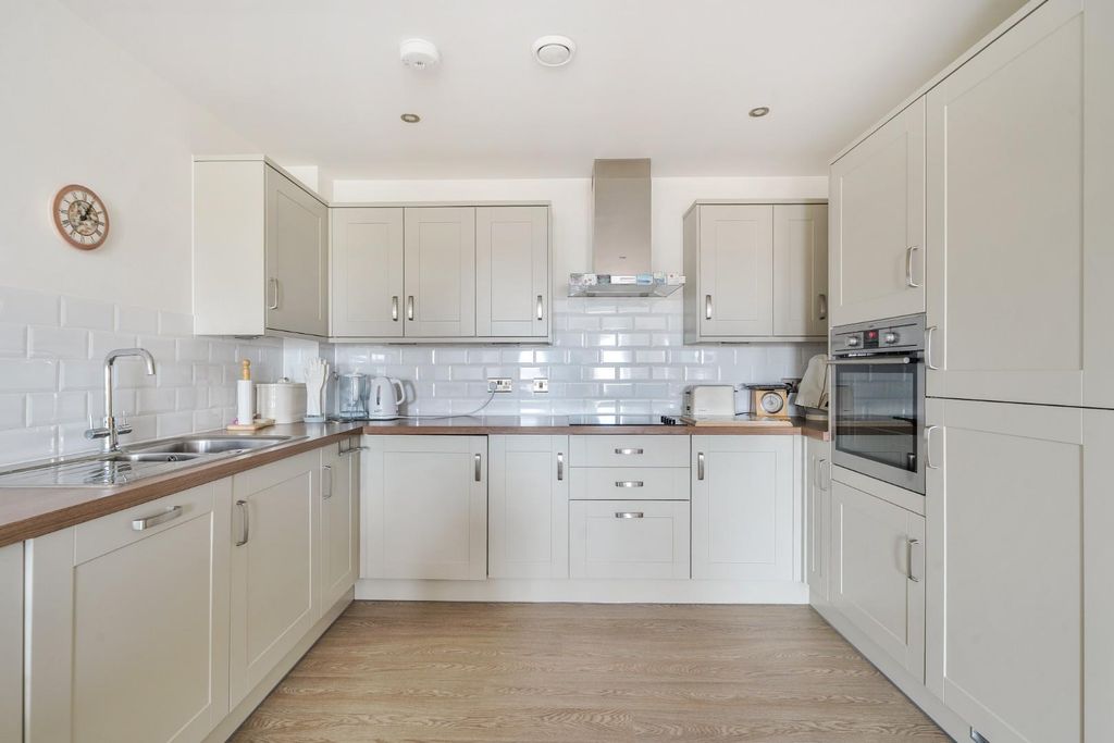 Property photo 2 of 15 1470477-6-6A303627E5420.Jpg