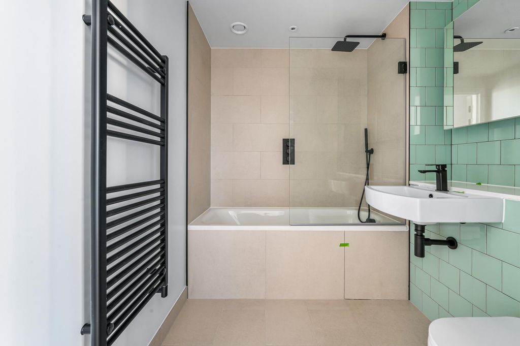 Property photo 2 of 3