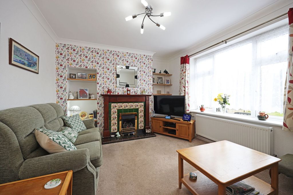Property photo 2 of 25