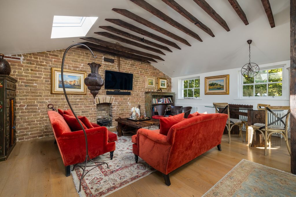Property photo 1 of 19