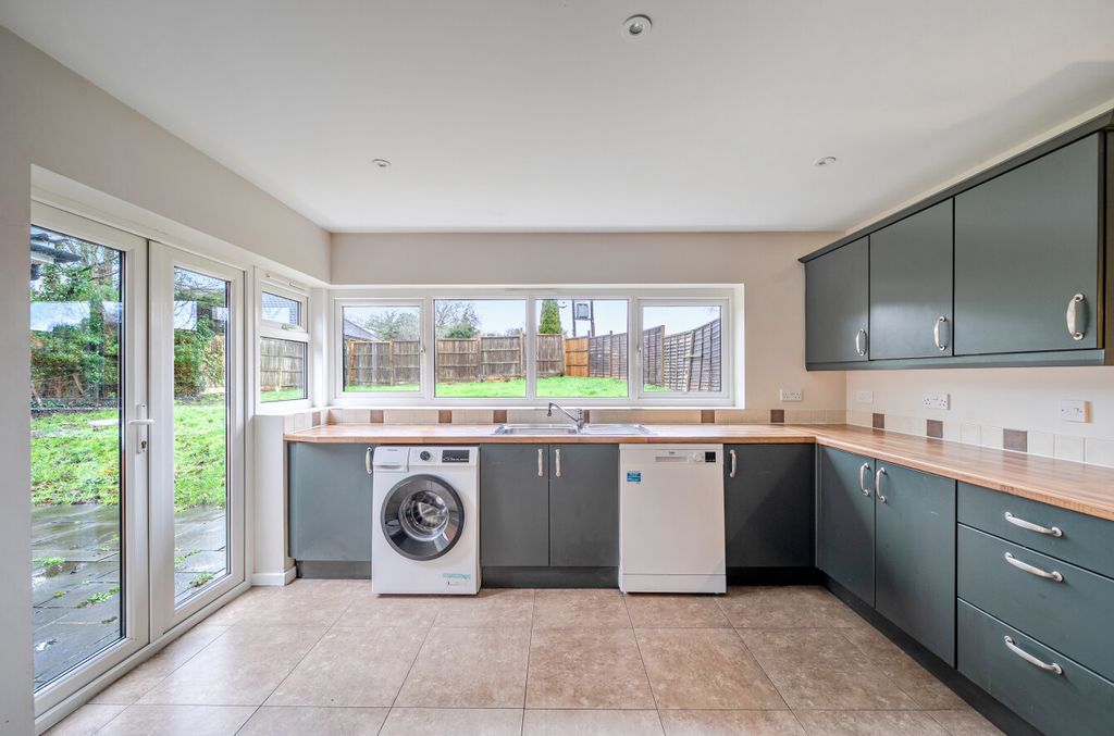 Property photo 3 of 12 1405354-26-698c57...