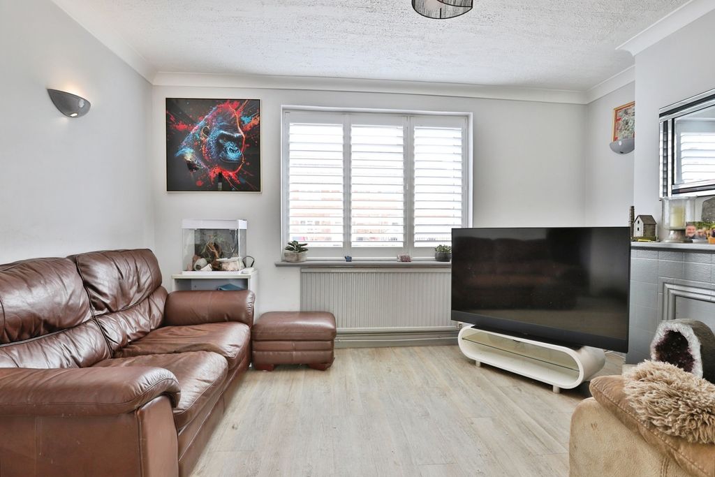 Property photo 3 of 17 Pbox-Img.Jpg
