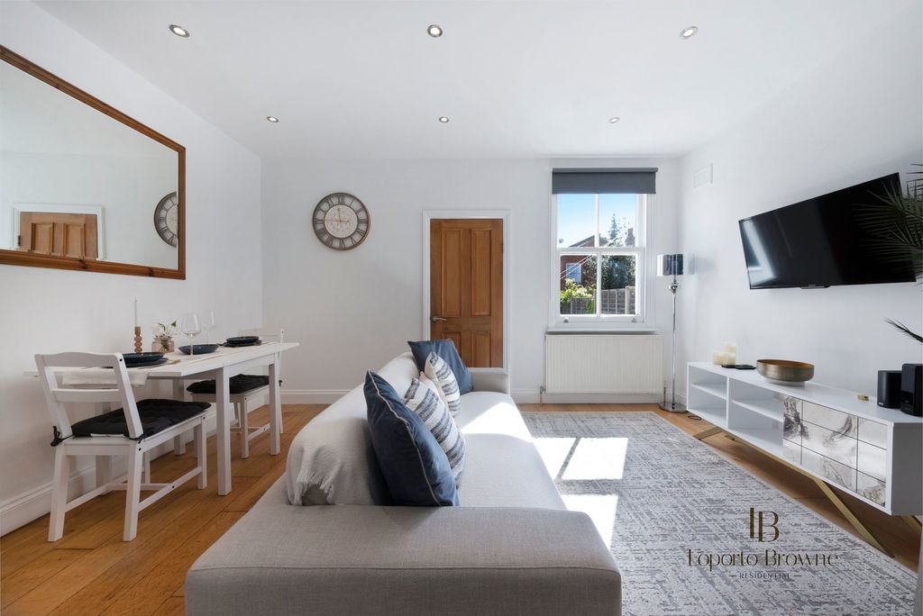 Property photo 2 of 19