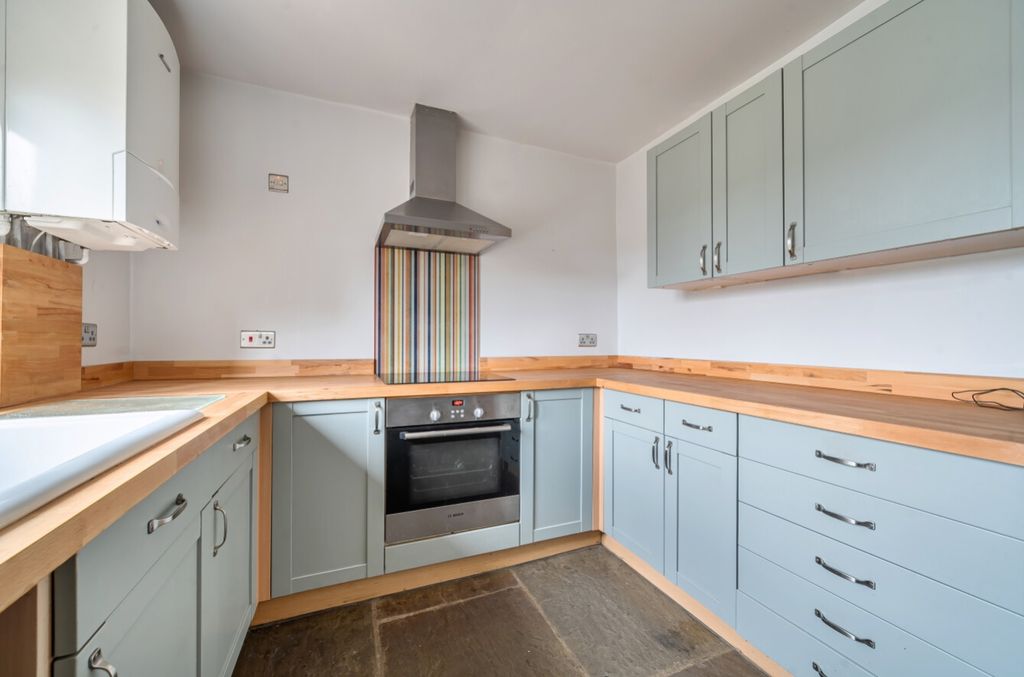 Property photo 3 of 25 1404032-11-69834Da3Cb1Cf