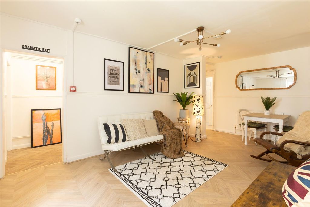 Property photo 1 of 20 Living Space