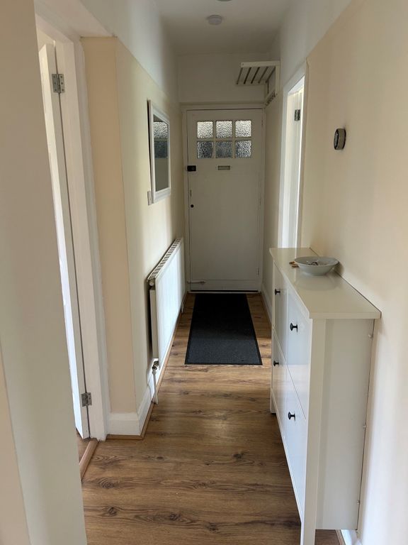 Property photo 2 of 10 Hallway