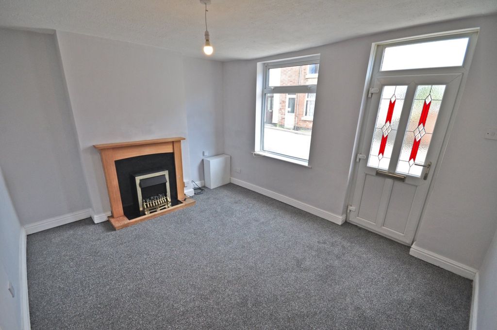 Property photo 2 of 14 Picture No. 12
