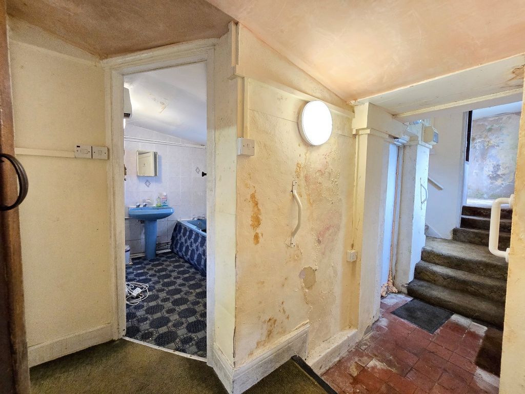 Property photo 3 of 16 4982944