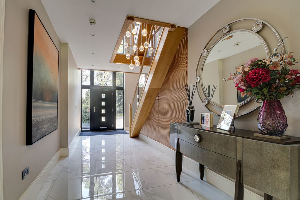 Additional image 9 of 7 bed detached house for saleLondon Road, Luton LU1