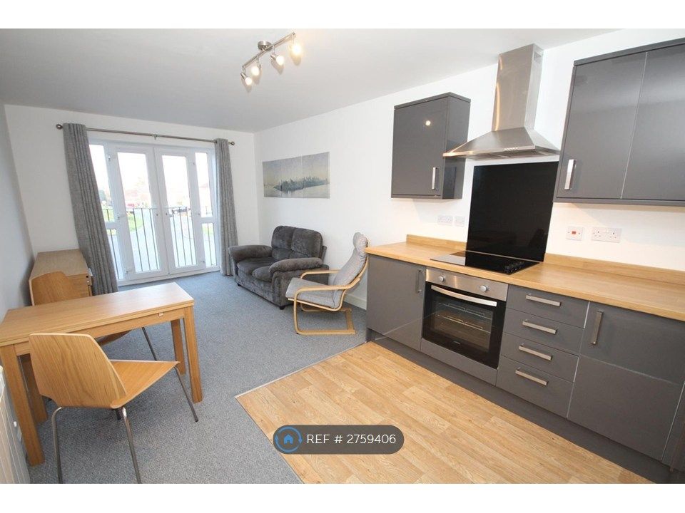 Property photo 2 of 6 Kitchen & Living
