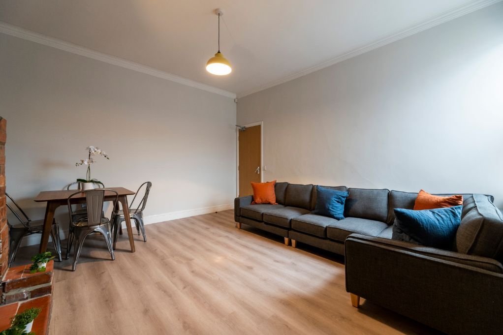 Property photo 3 of 14 65Fr - Living Area
