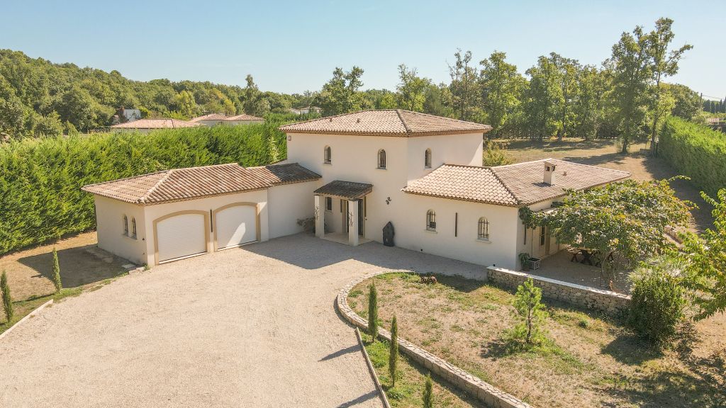 Property photo 2 of 27