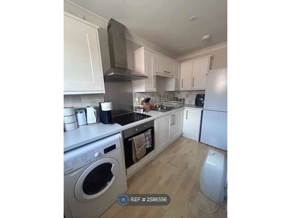 Property photo 1 of 6 Kitchen