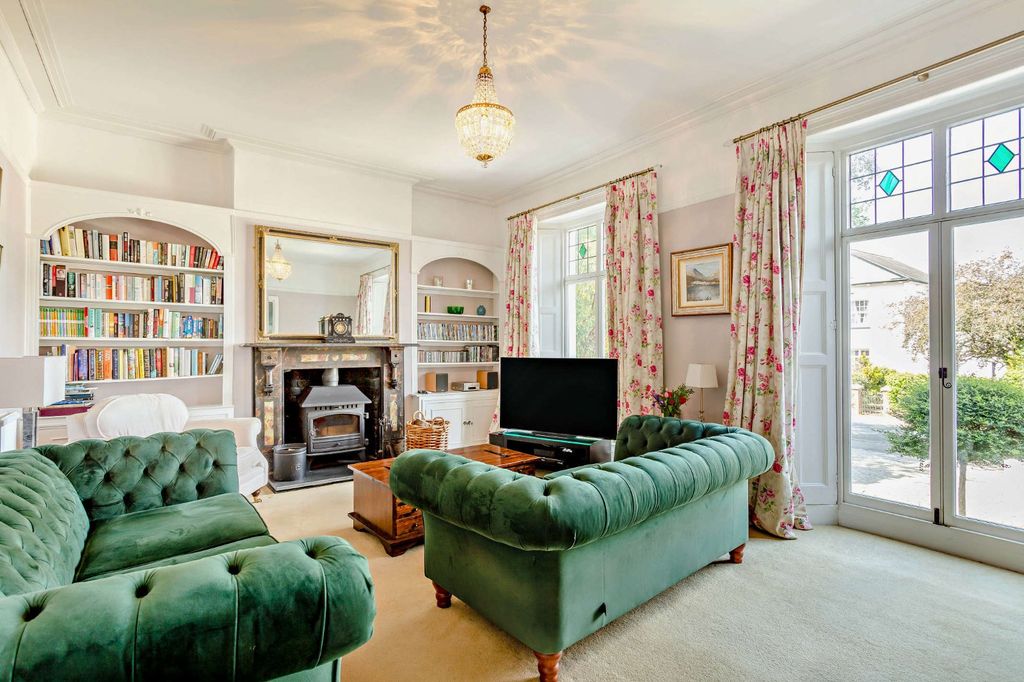 Property photo 3 of 22 Sitting Room