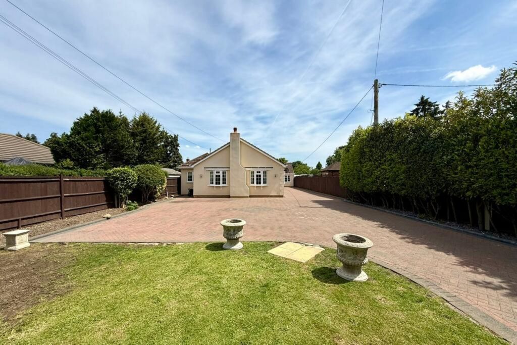 Additional image 7 of 7 bed detached bungalow for saleBangors Road North, Iver SL0