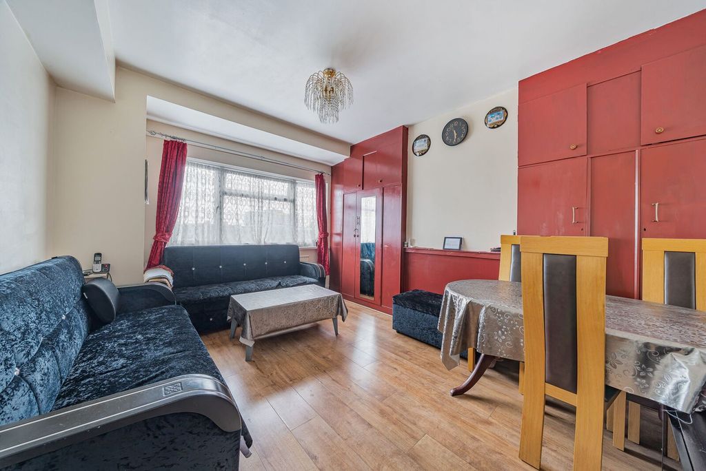 Property photo 2 of 5