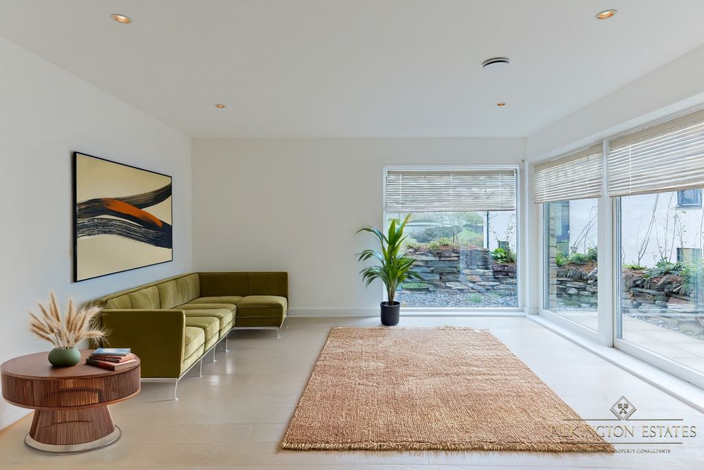 Property photo 3 of 15 4612263