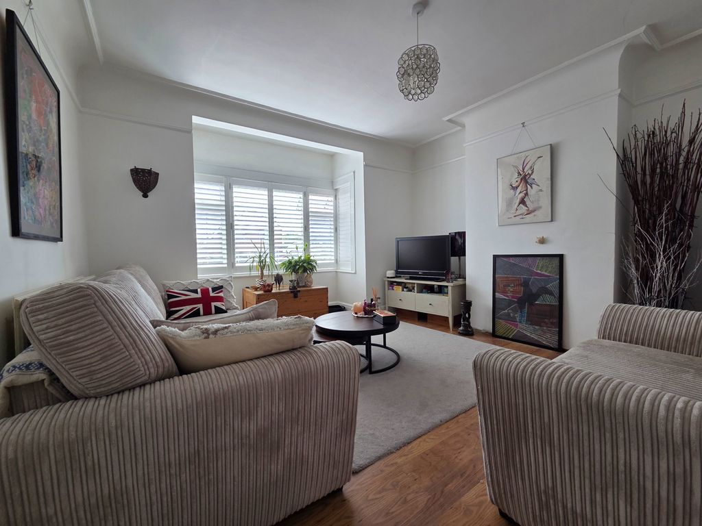 Property photo 2 of 17