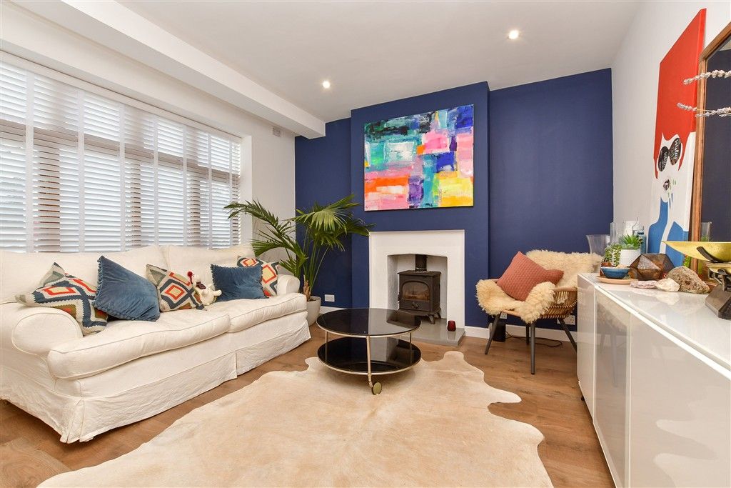 Property photo 2 of 22 Lounge