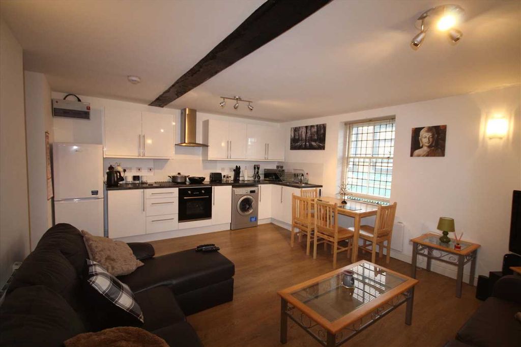 Property photo 3 of 6 Kitchen