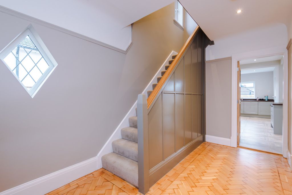 Property photo 3 of 37