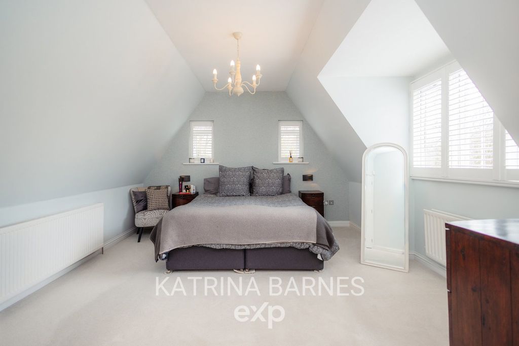 Property photo 3 of 31