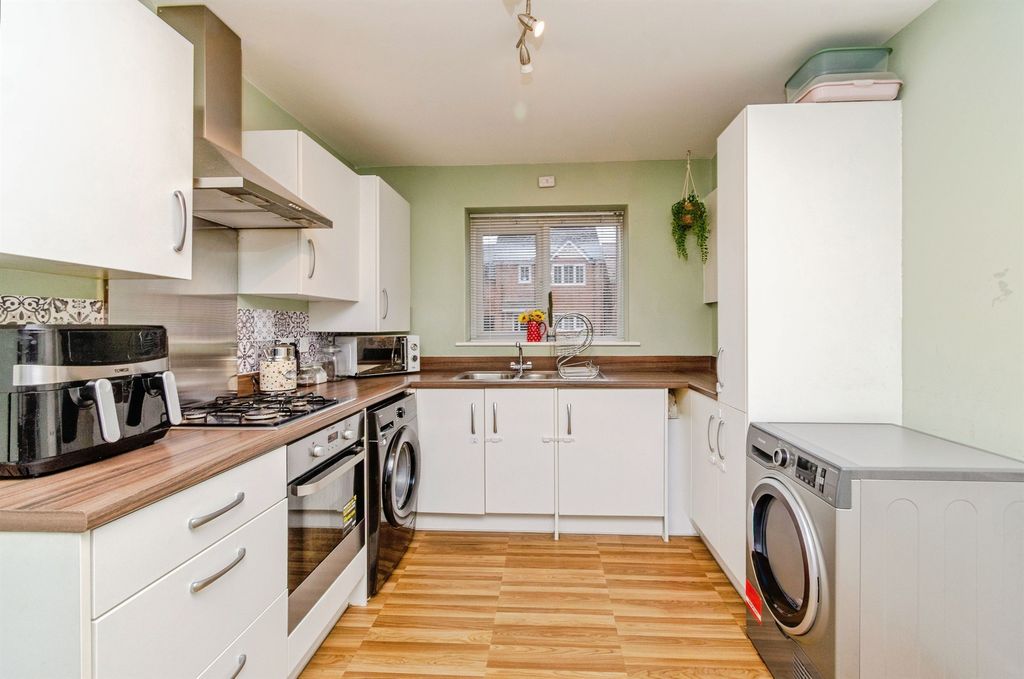 Property photo 3 of 16