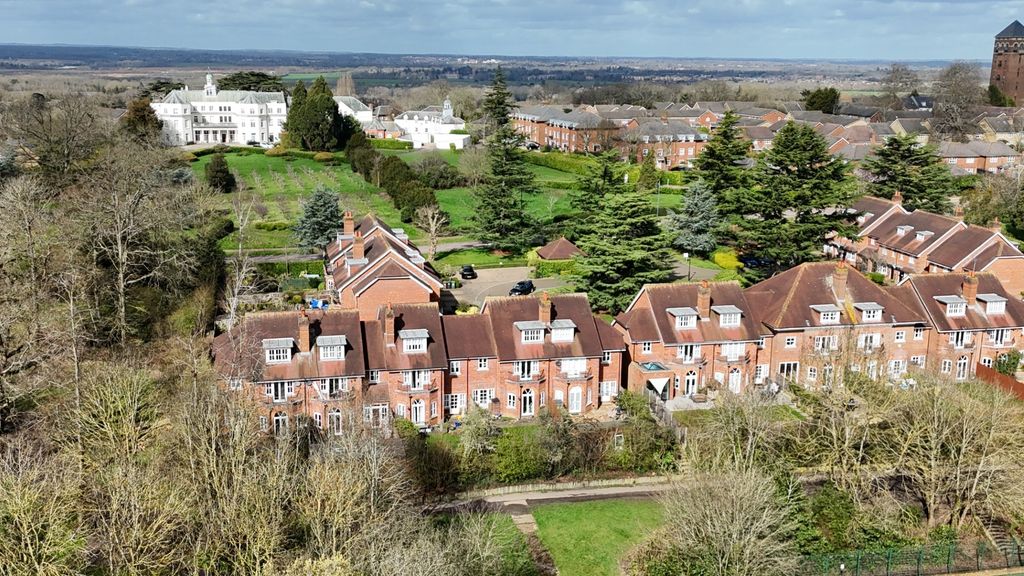 Property photo 1 of 13 Photo 11