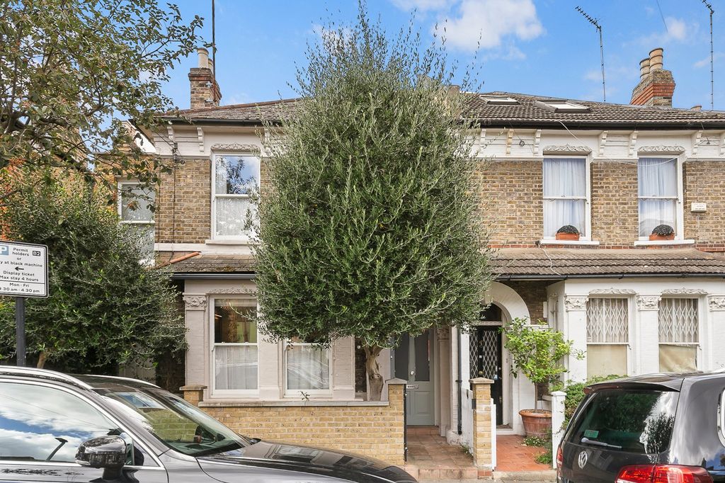 Property photo 1 of 11