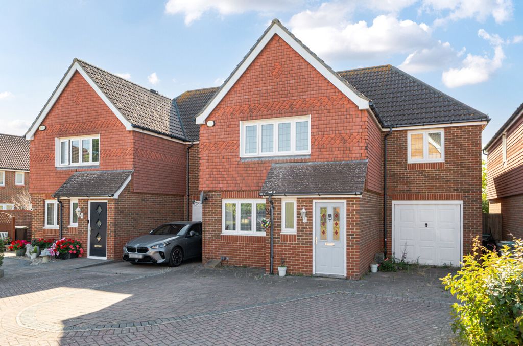 Property photo 1 of 12 1497791-29-6A6799...