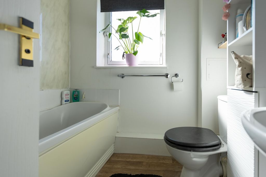 Additional image 9 of 2 bed flat for salePolsons Crescent, Paisley PA2