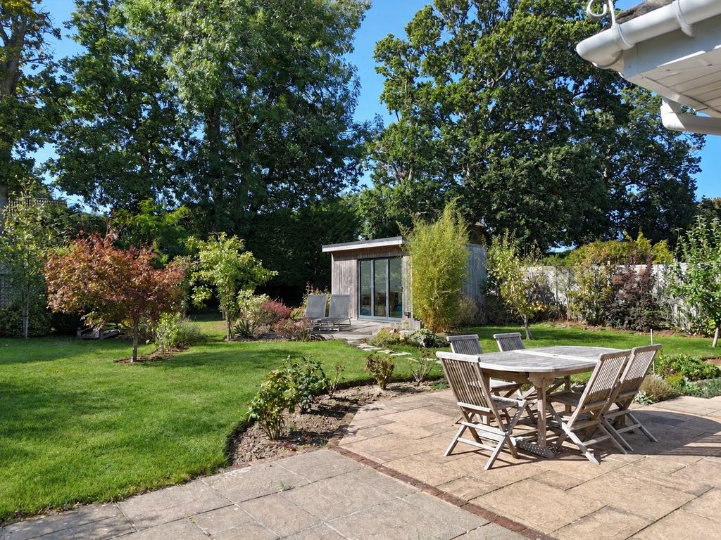 Property photo 3 of 21