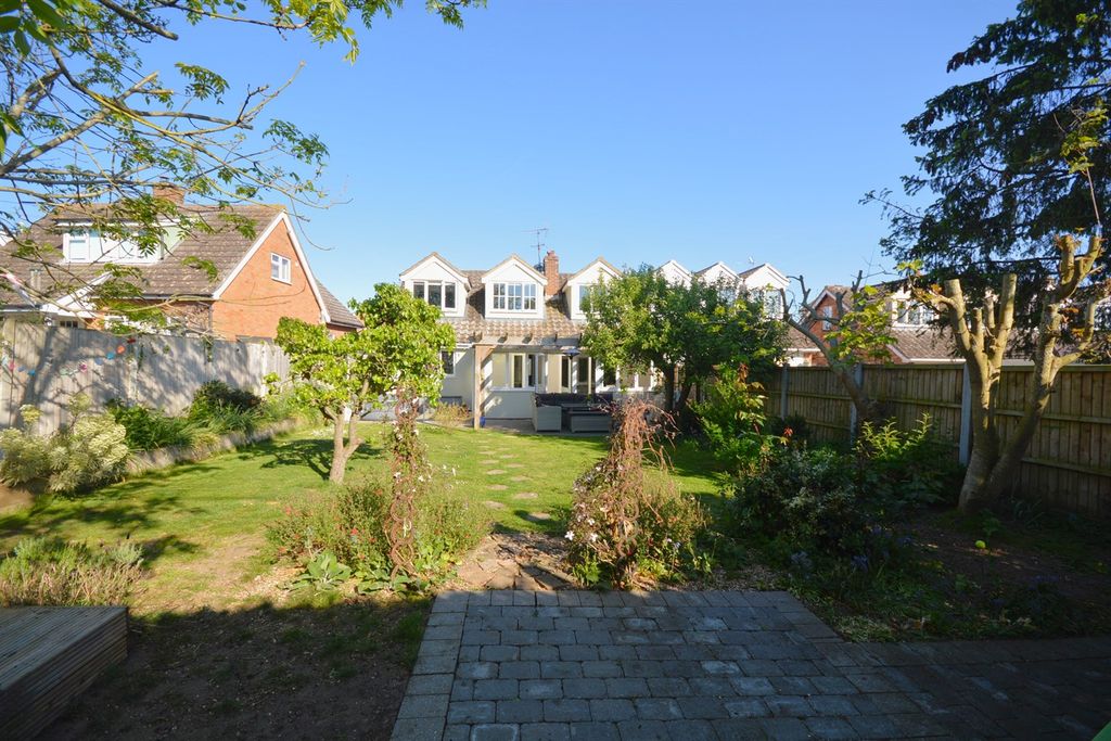 Property photo 2 of 25 Garden