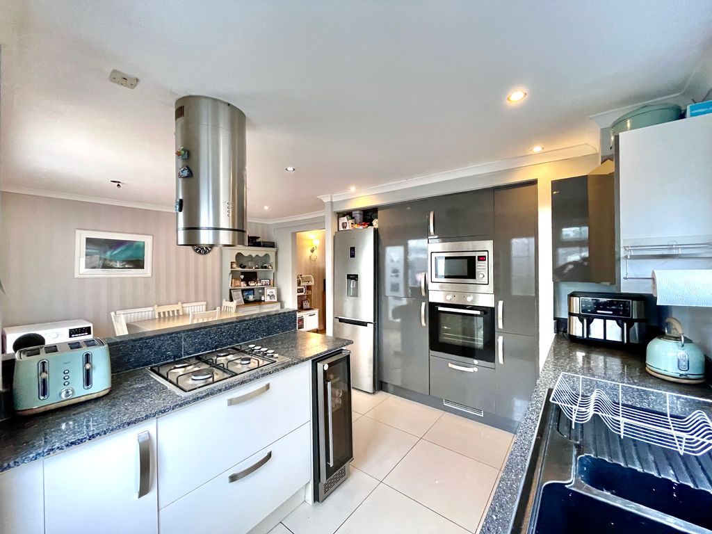 Property photo 1 of 17 Img_3395