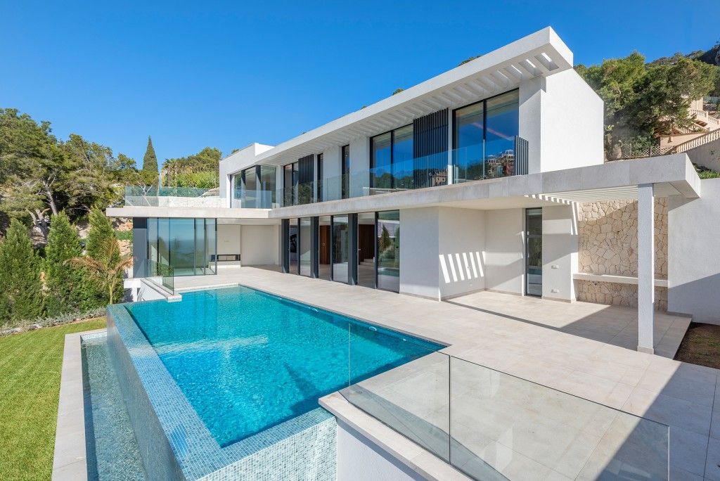 Property photo 1 of 20 Exterior And Pool
