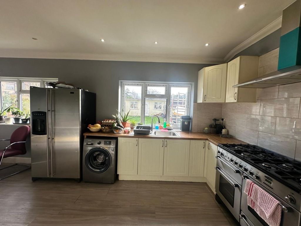 Property photo 3 of 15 C12.Jpeg