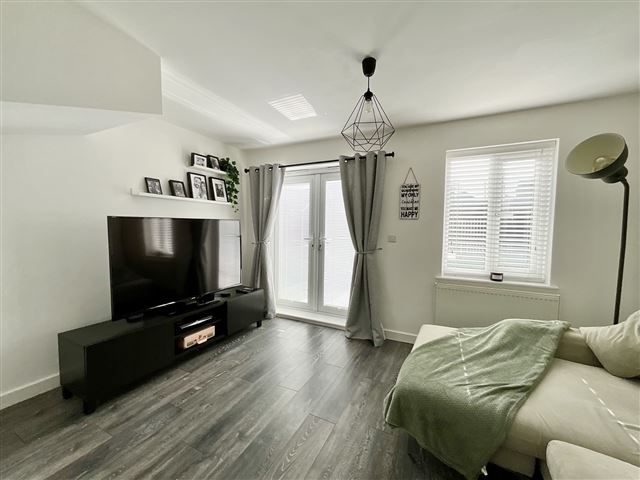 Property photo 3 of 14 Lounge